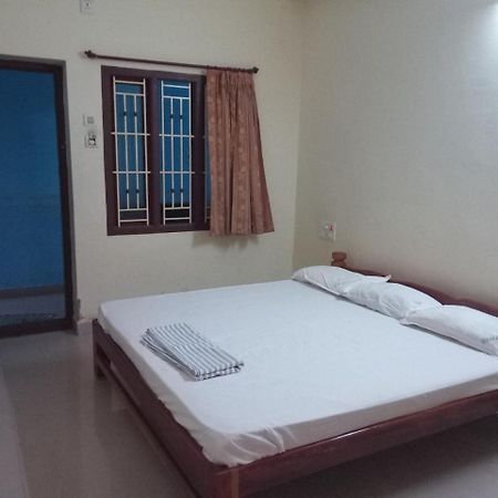 Sakthi Guest House & Residency, By Saraswathi Groups, Thirunallar, KaraikalPillaittiruvasal エクステリア 写真